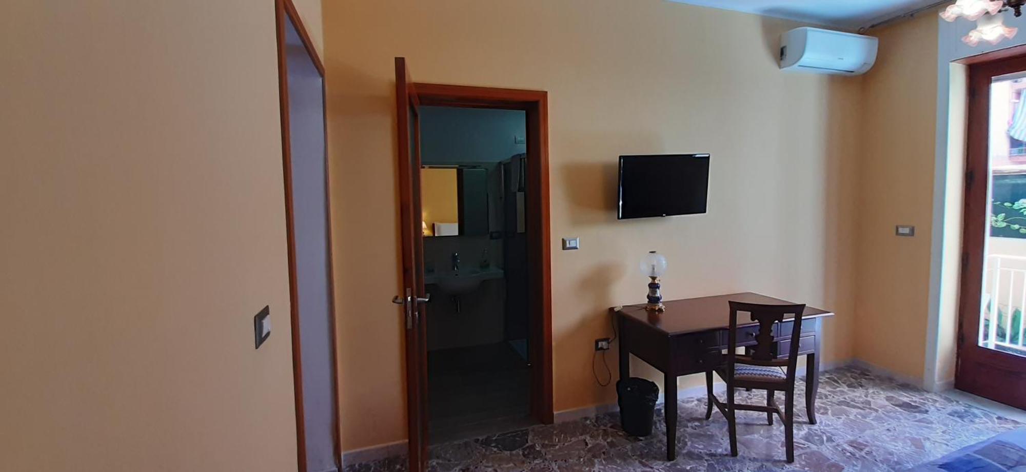 La Riviera Acomodação com café da manhã Milazzo Quarto foto