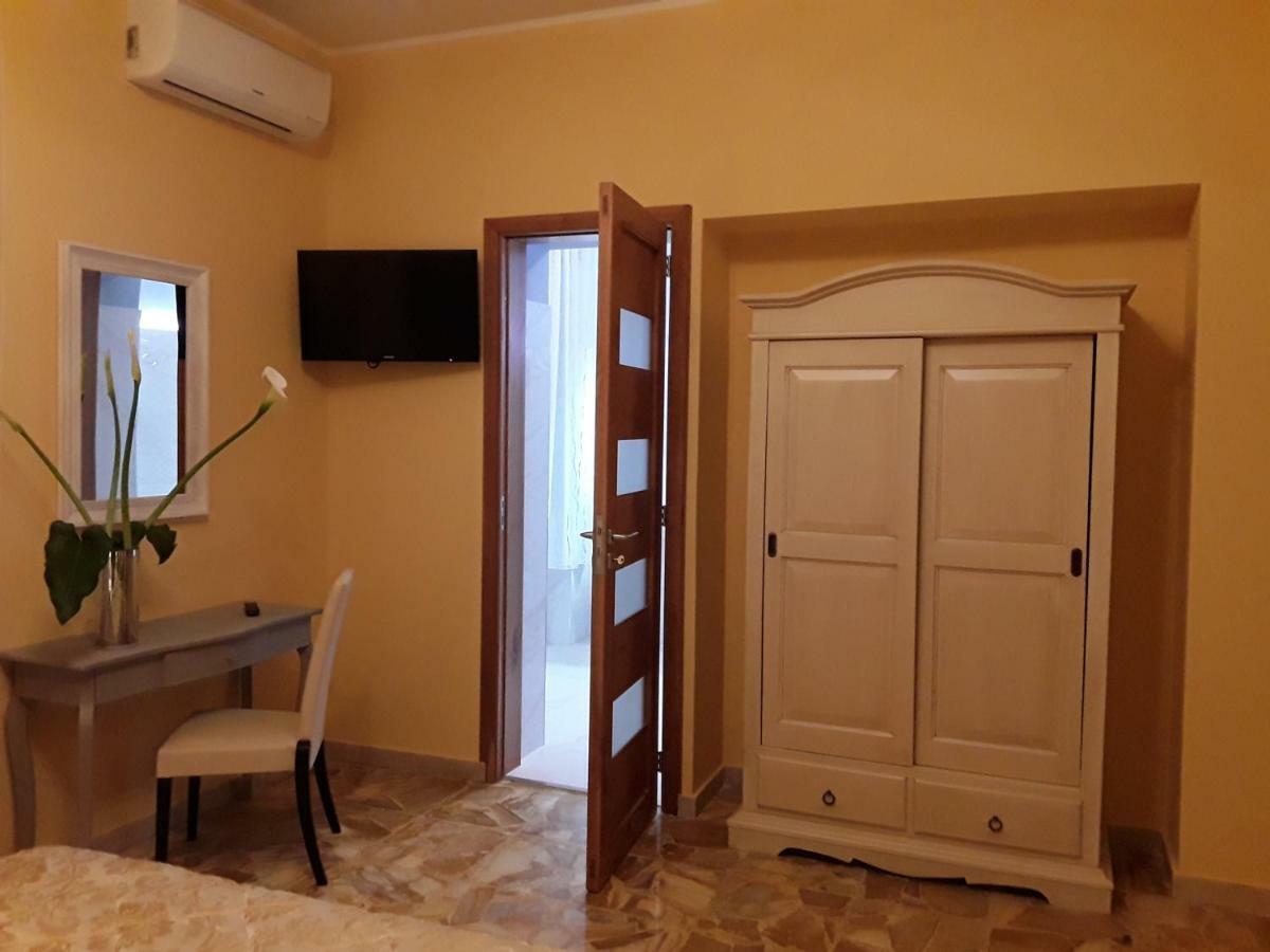 La Riviera Acomodação com café da manhã Milazzo Exterior foto