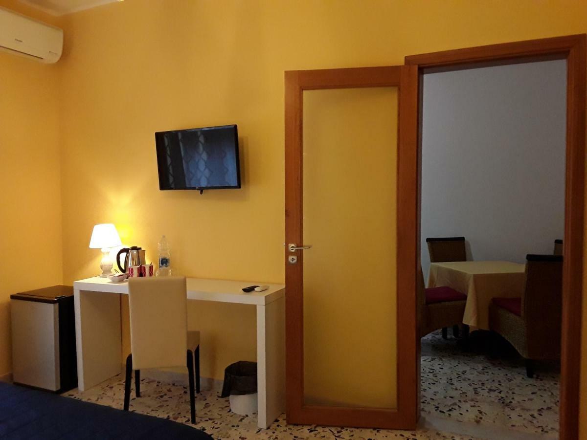 La Riviera Acomodação com café da manhã Milazzo Exterior foto
